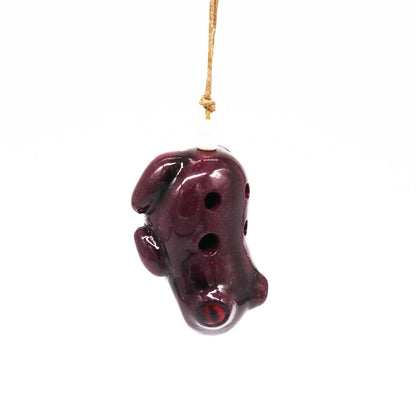 Ceramic Frog Ocarina – 8x6x5 CM, ocarina de cerámica en forma de rana color burdeos con cordón, instrumento musical decorativo