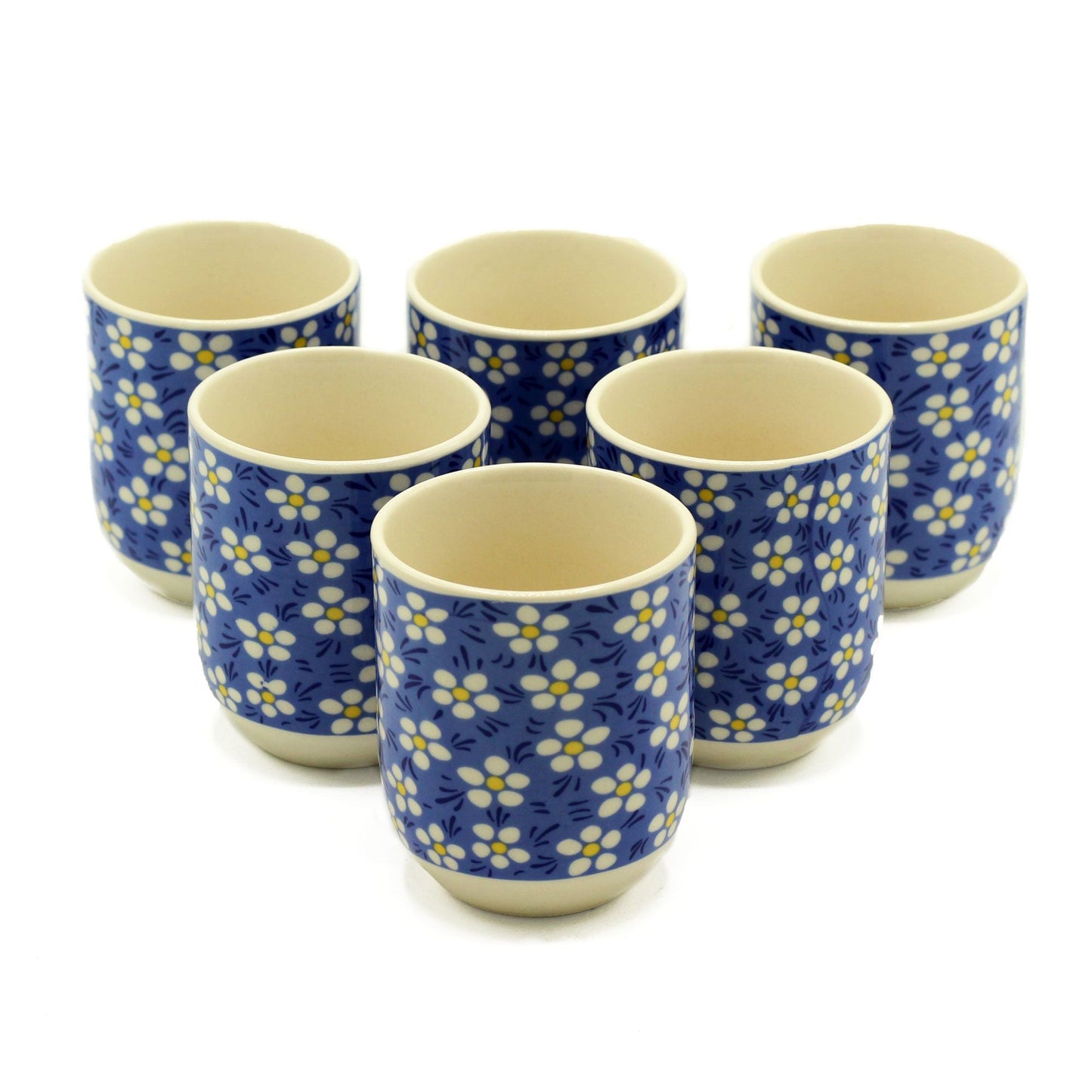 Alt-Tag: Keramik-Kräuterteetassen – Blue Daisy, 190 ml 6er-Set aus blauen Keramik-Teetassen „Blue Daisy“, sechsteilig vor weißem Hintergrund