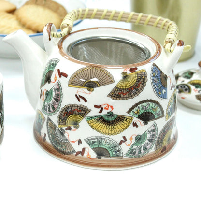 Alt Tag: Ceramic Herbal Teapot Set – China Fans Design, tetera de cerámica con colador metálico y asa trenzada, estampado de abanicos chinos
