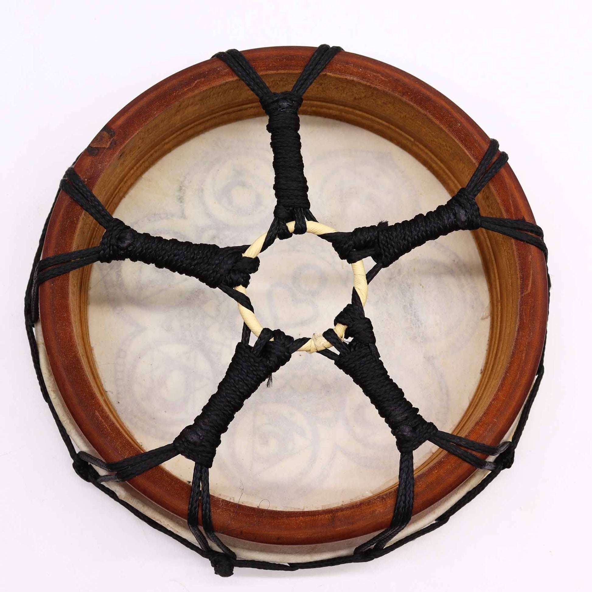 Chakra Shamanic Drum with Sticks – 25 CM vista trasera con cordón en estrella, aro de madera y parche de tambor artesanal