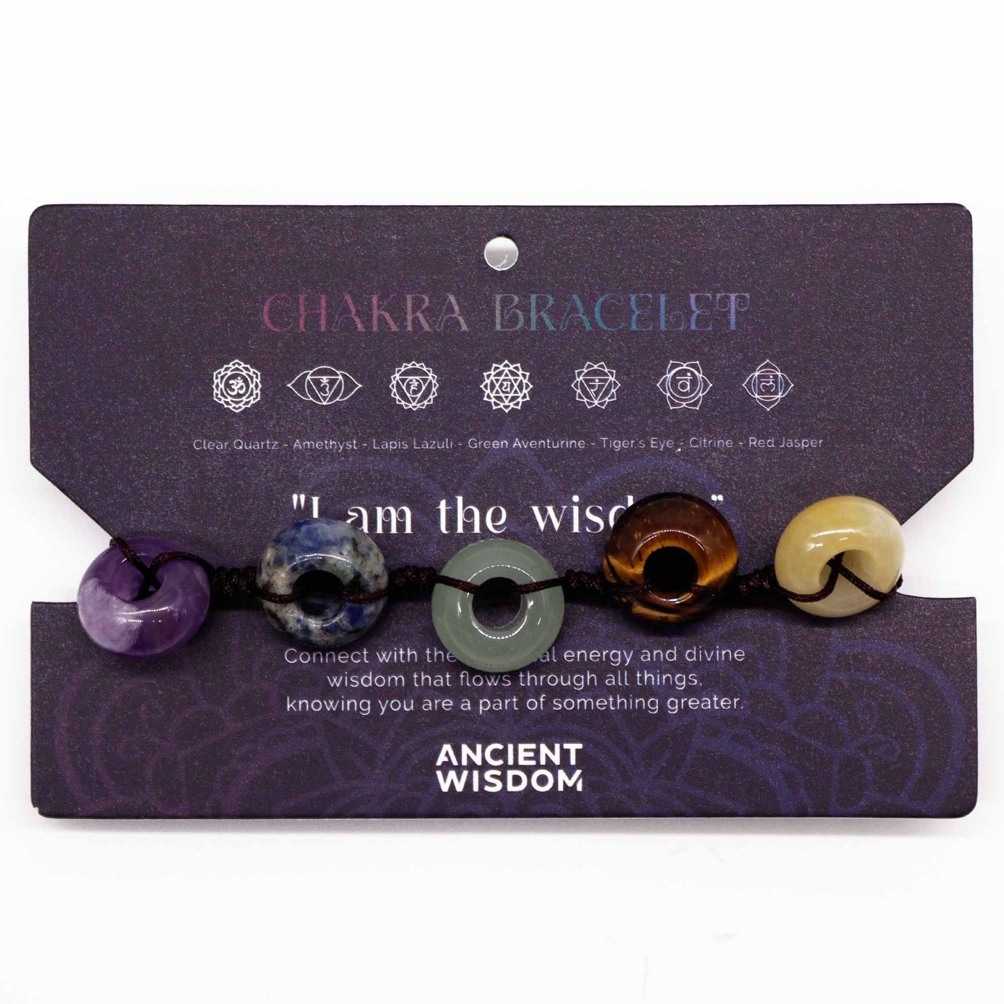Chakra String Bracelets – Handgjort chakraarmband med kula på snöre, med sju ädelstenspärlor, visat på displaykortet Ancient Wisdom