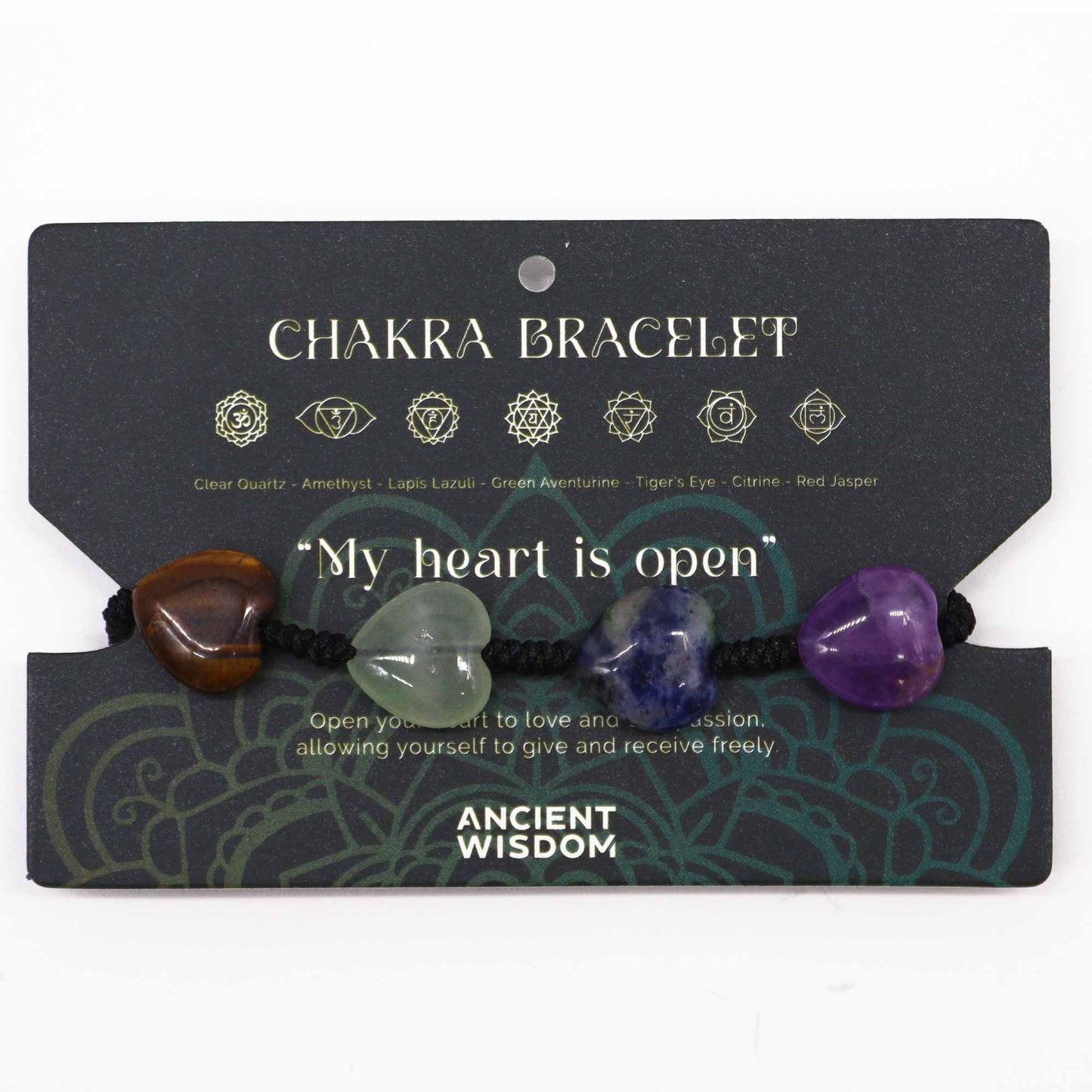 Chakra String Bracelets – Hearts justerbart chakraarmband med sju hjärtformade ädelstenar på displaykort