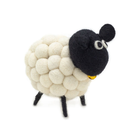 Charming White Felt Sheep – 12x8x10 CM, oveja decorativa de fieltro blanca hecha a mano con cabeza negra