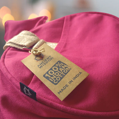 Alt Tag: Cherry Pink Gym Bag – 100% Cotton, bolsa de gimnasio rosa cereza 219C de algodón con etiqueta 100% natural cotton y asa resistente
