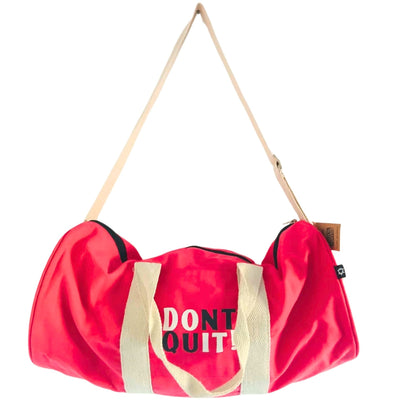 Cherry Pink Gym Bag – 100% Cotton, bolsa de gimnasio rosa cereza con asas de lona y correa larga, vista frontal