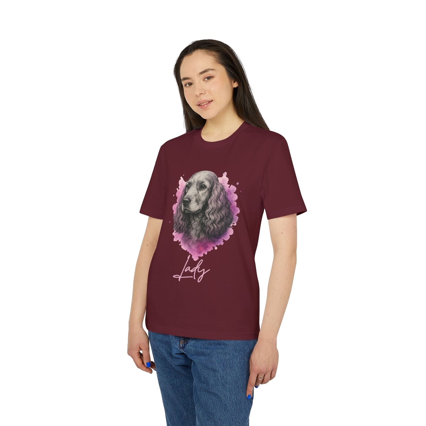 Alt Tag: Cocker Spaniel Personalized Premium Unisex T-Shirt burdeos con ilustración de cocker spaniel y texto personalizado "Lady"