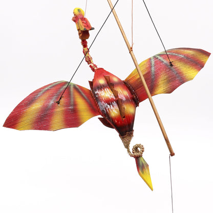 Alt Tag: Coconut Crafted Dragon Mobile – 37 CM handgjord hängande mobil med kokosdrake med röda och gula vingar