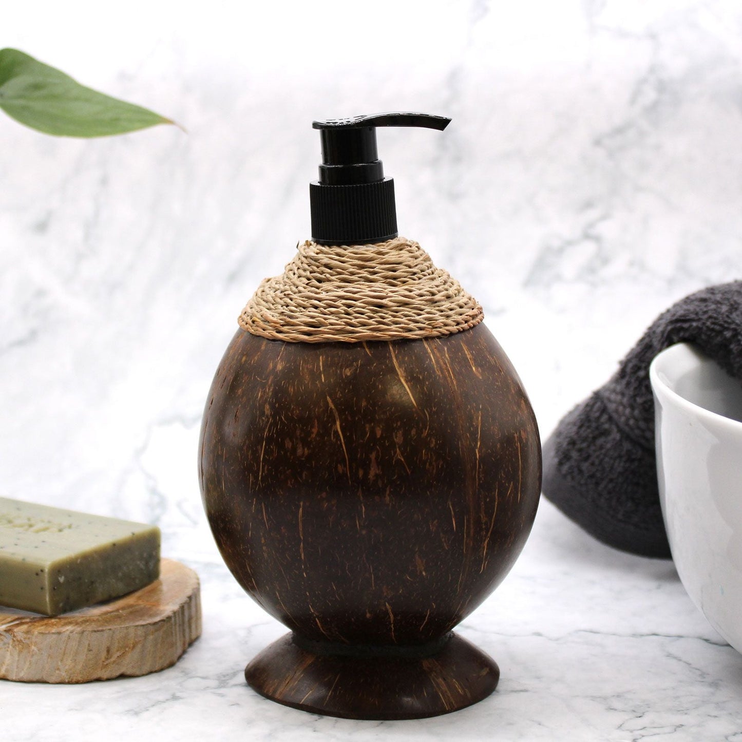 Coconut Wood Soap Dispenser – 150ML de madera de coco con bomba negra, estilo rústico para baño o cocina