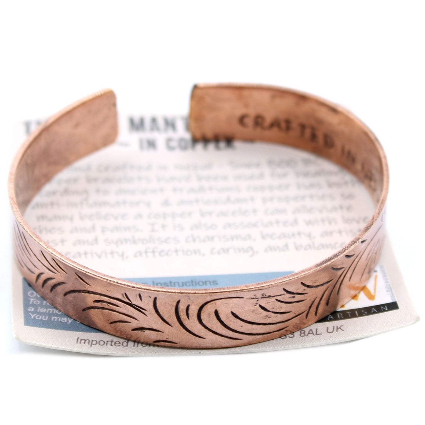 Koppararmband i tibetansk stil – Wide Tribal Swirls brett cuffarmband i koppar med etsat tribalt virvelmönster, handgjord design i Himalaya-stil