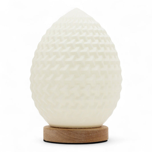 Alt Tag: Cornstarch PLA Teardrop Lamp – 21 CM USB, 3 Settings, lámpara con textura geométrica y base de madera, luz blanca