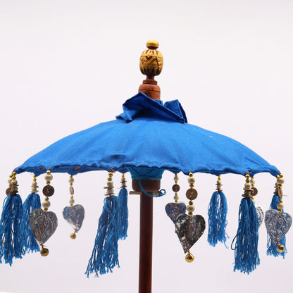 Cotton Bali Decor Parasol – Turquoise 40CM, sombrilla decorativa azul turquesa de algodón con borlas y colgantes de corazón