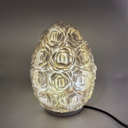 Alt Tag: Cotton Boho Seashell Lamp – Rose Oval 20CM, lámpara de mesa oval rosa 20 cm de algodón y conchas naturales con luz cálida
