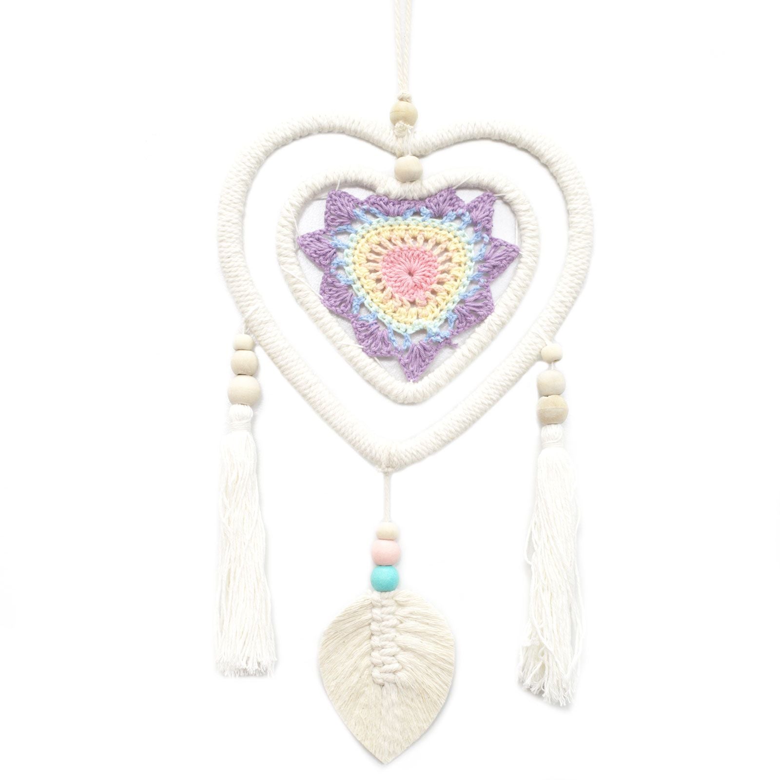 Cotton Dream Catcher – Medium Multi Heart Design, drömfångare i bomull i hjärtform med träpärlor och tofsar, 35x19 cm