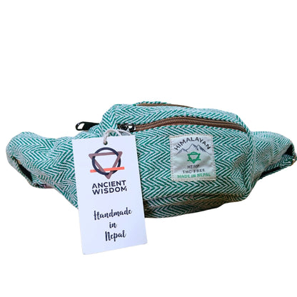 Midjeväska i bomull & hampa (Fanny) Bag – Salvia, grön fiskbensmönstrad midjeväska med framficka med dragkedja och justerbar rem, 36x12x7 cm