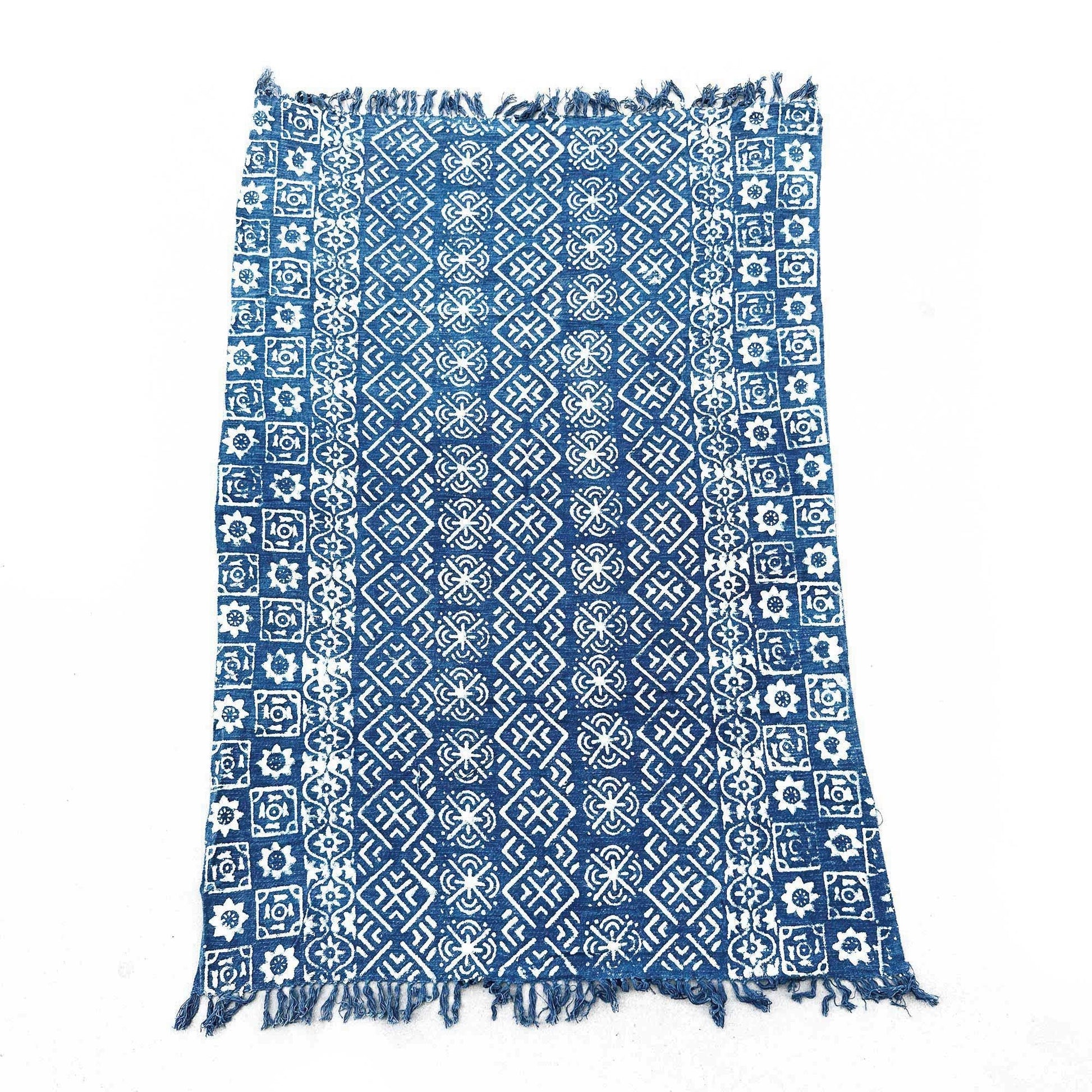 Alt Tag: Cotton Indigo Throw – Desi Stripes 170x120 CM handgjord indigofärgad pläd i bomull med desi-randmönster och fransar