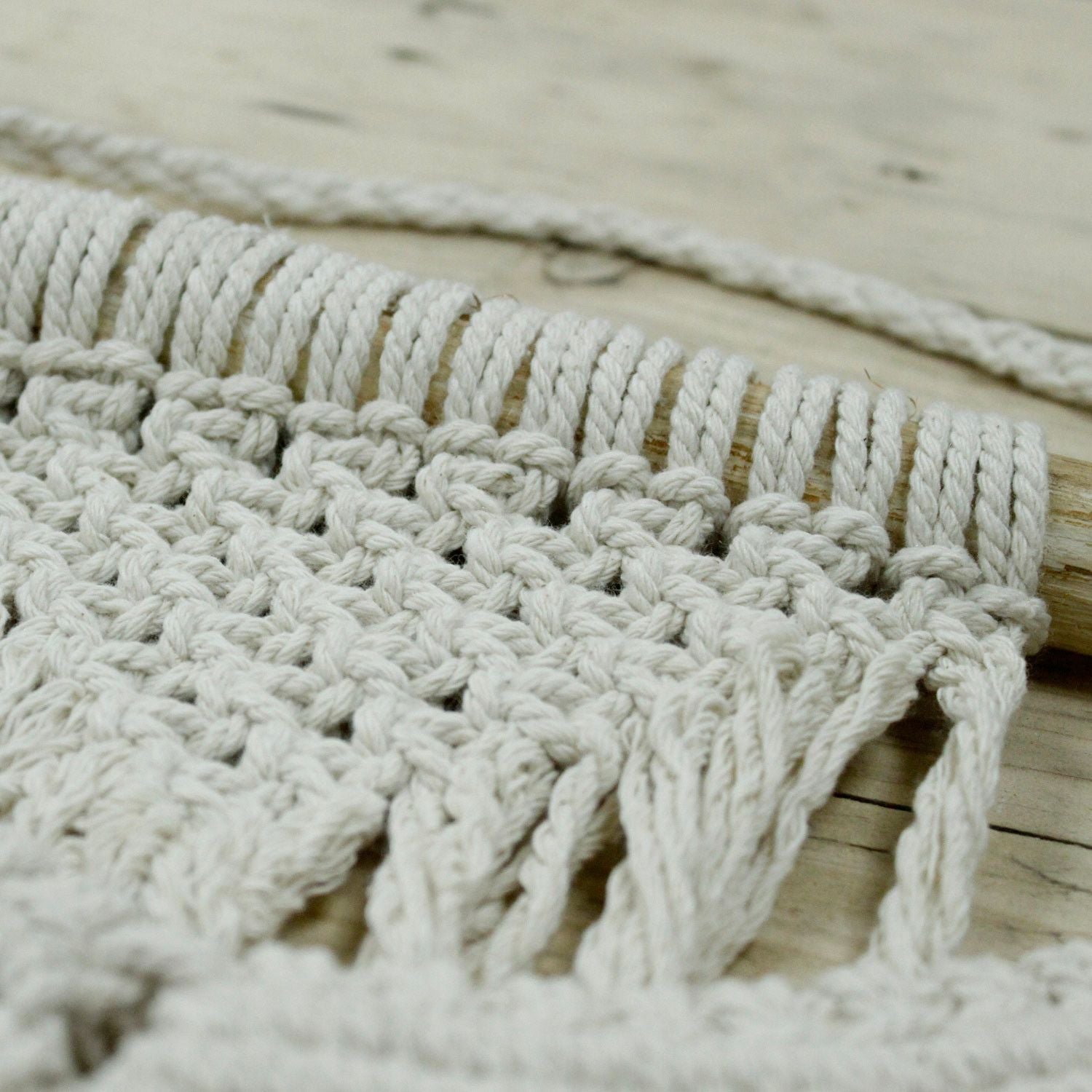 Väggbonad i bomullsmakramé – 60x40 CM, detaljrikt makraméväv i naturlig bomull med fransar, boho-stil för väggdekoration