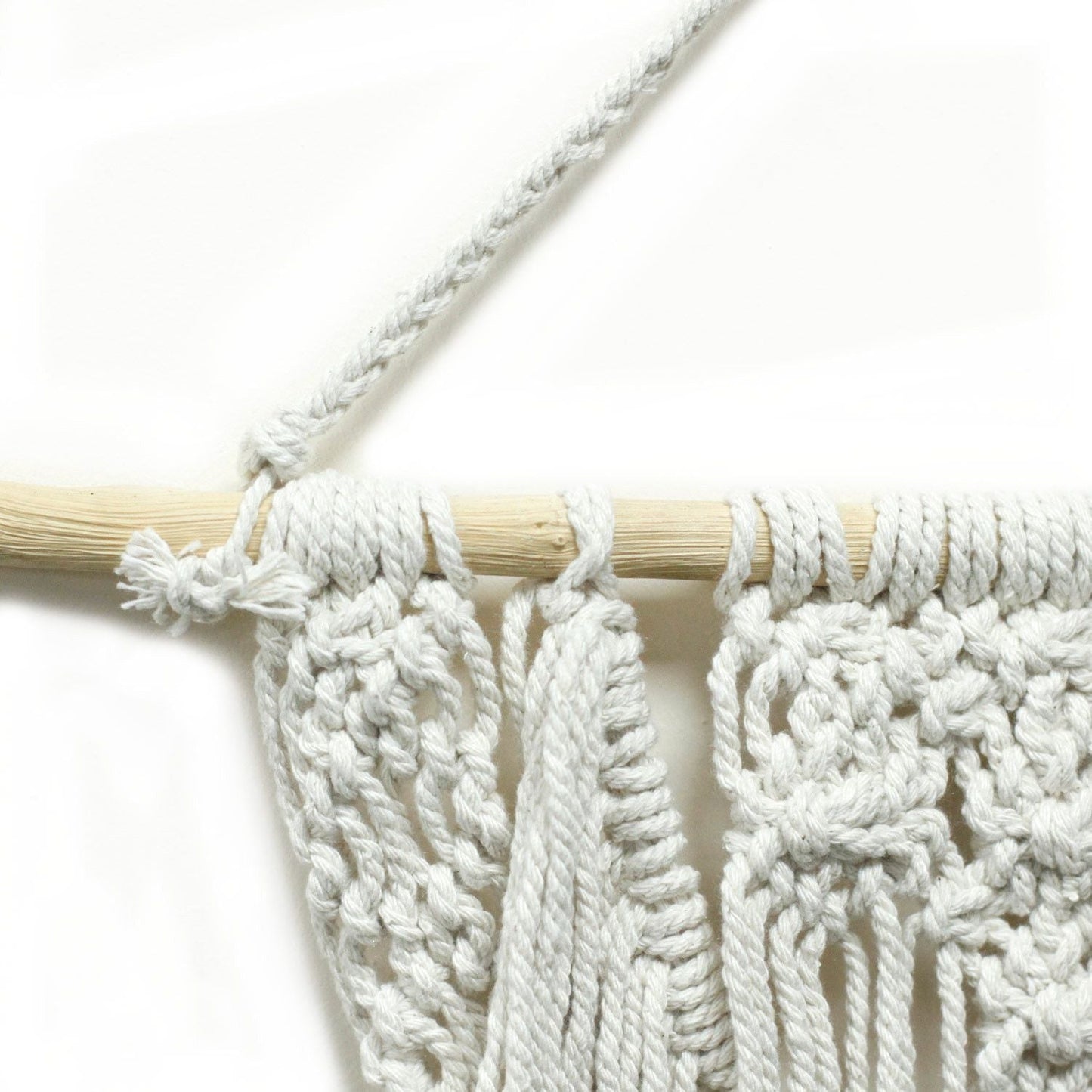 Alt Tag: Cotton Macrame Wall Hanging – Wedding Blessing close-up of cotton knots on wooden dowel, boho wall decor 60x40 cm