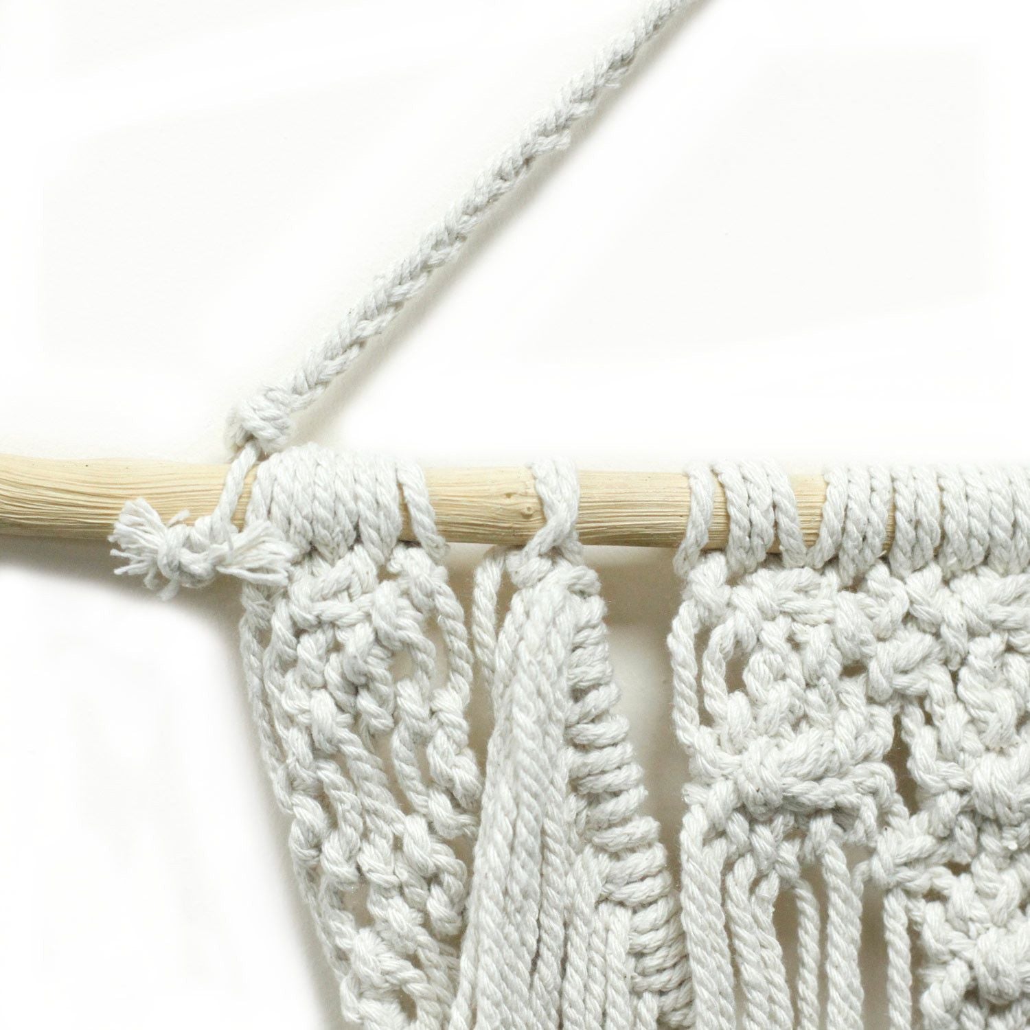 Alt Tag: Cotton Macrame Wall Hanging – Wedding Blessing close-up of cotton knots on wooden dowel, boho wall decor 60x40 cm