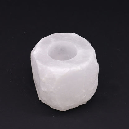 Crystal Rock Himalayasalt-lyshållare – 600–800 gram, handskuren värmeljushållare i naturlig saltkristall med vit finish på svart bakgrund