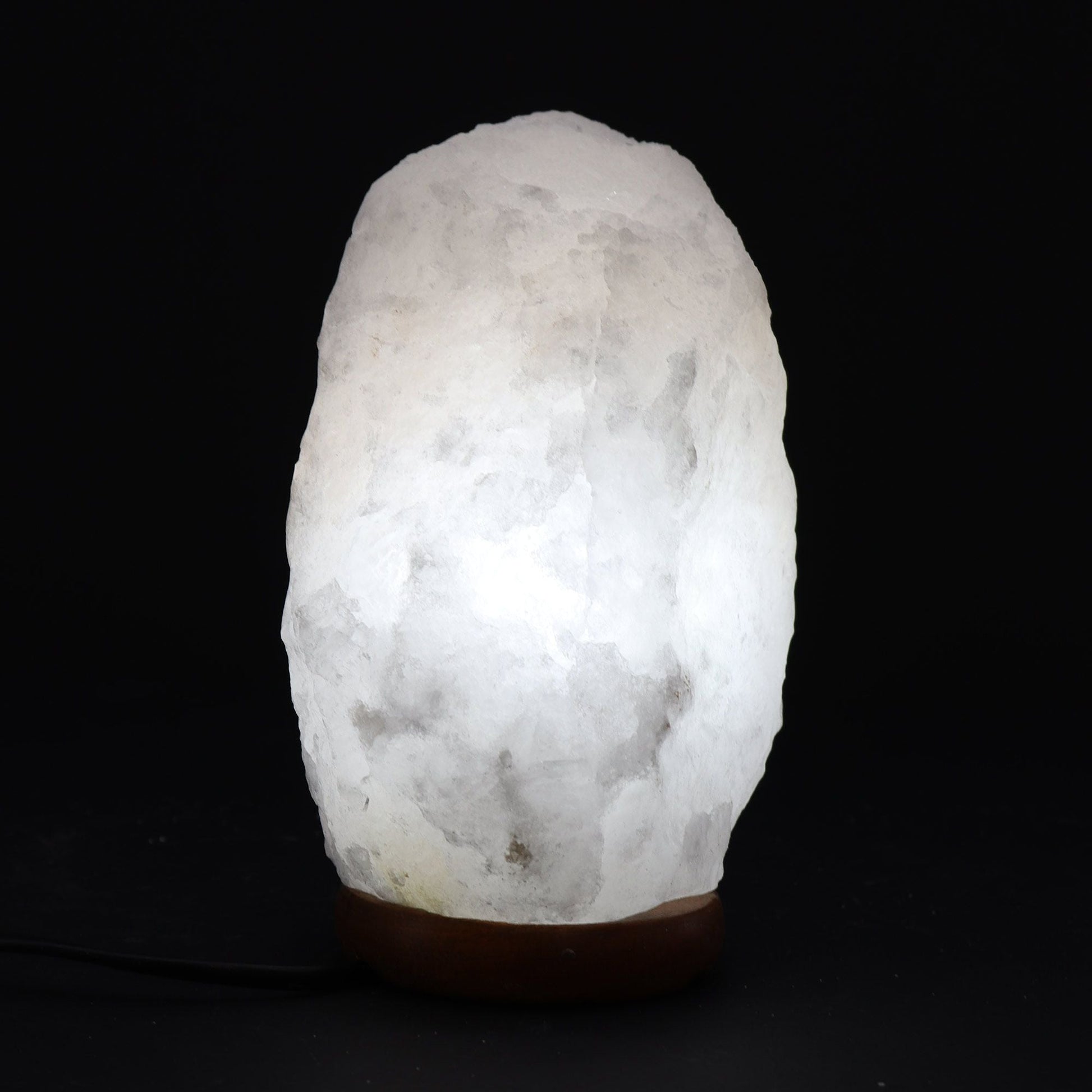 Himalayasaltlampa i kristallform med fot – ca 3–5 KG glödande lampa i naturlig saltkristall på träfot, varmt stämningsljus