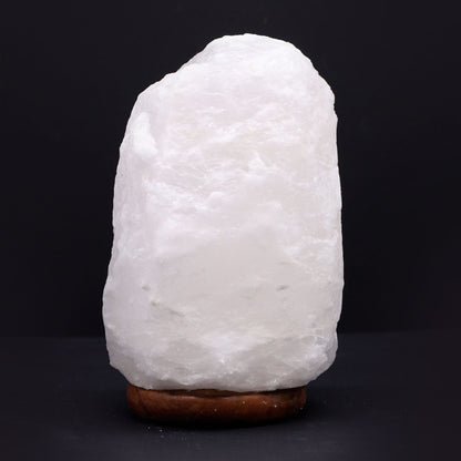 Crystal Rock himalayasaltlampa med fot – ca 3–5 kg, handskuren naturlig saltlampa med fot, mjukt bärnstensfärgat sken