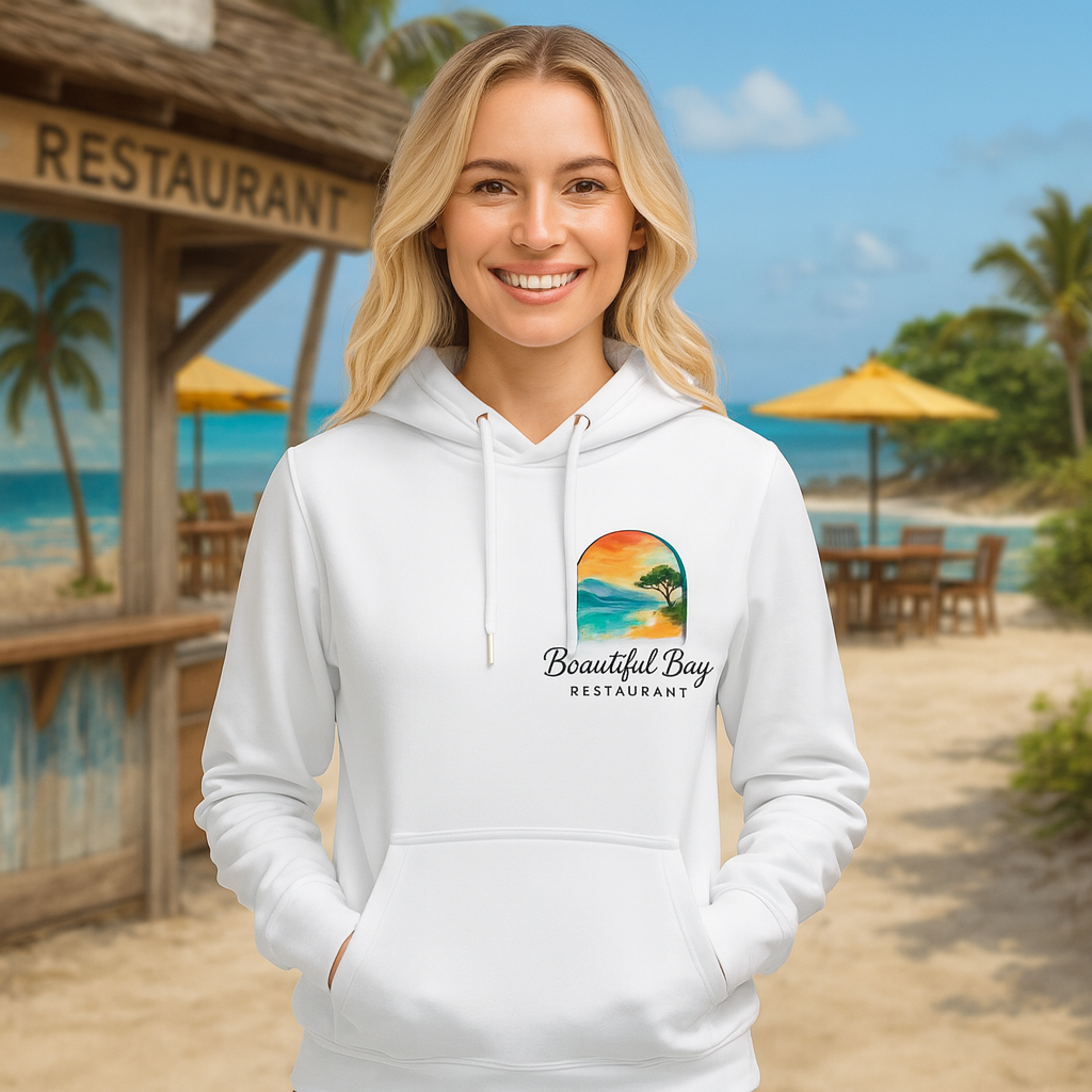 Tu Propio Logo Impreso en el Frente Empresas y Organizaciones Hoodie Premium Unisex, hoodie de algodón orgánico blanco con logo impreso en el frente usado por modelo