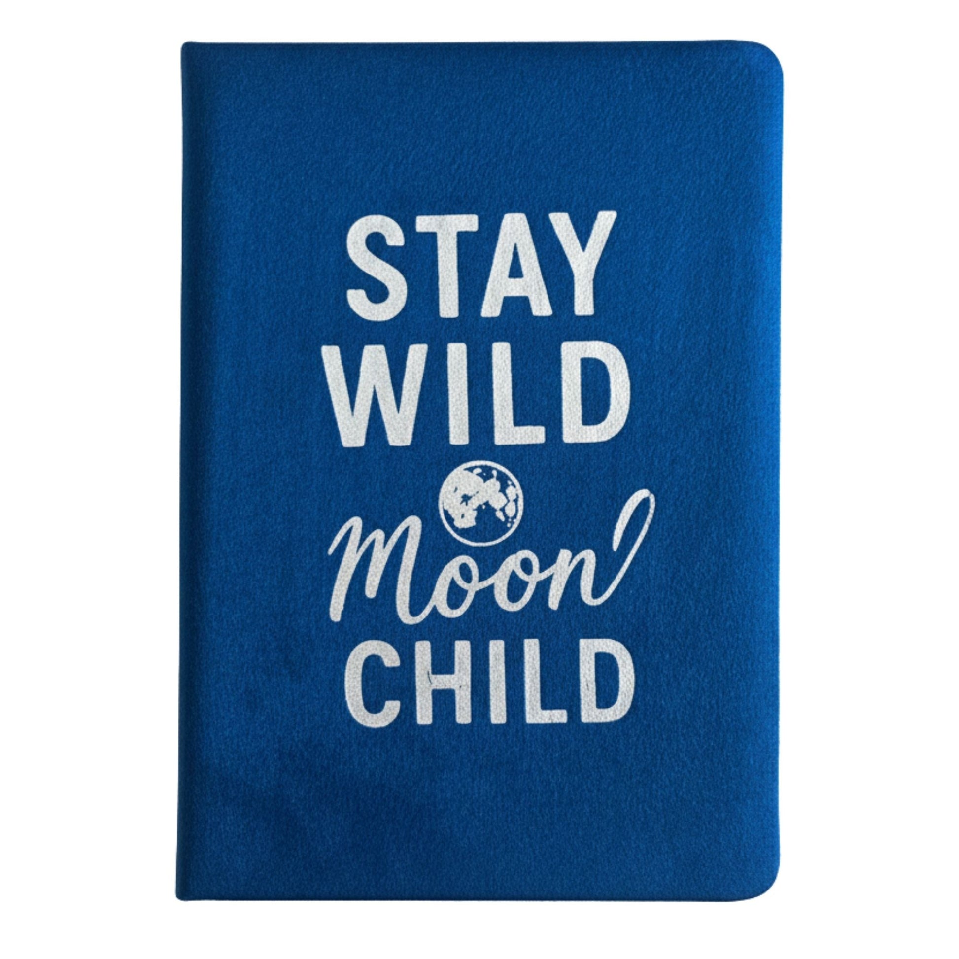 Cuaderno de bienestar de terciopelo azul oscuro – 80 páginas con cubierta de terciopelo y texto en relieve "Stay Wild Moon Child"