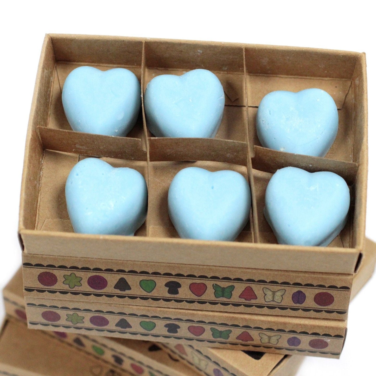Alt Tag: Dewberry Luxury Wax Melts Gift Set – 6 Pieces con 6 wax melts azules en forma de corazón en caja de regalo compartimentada