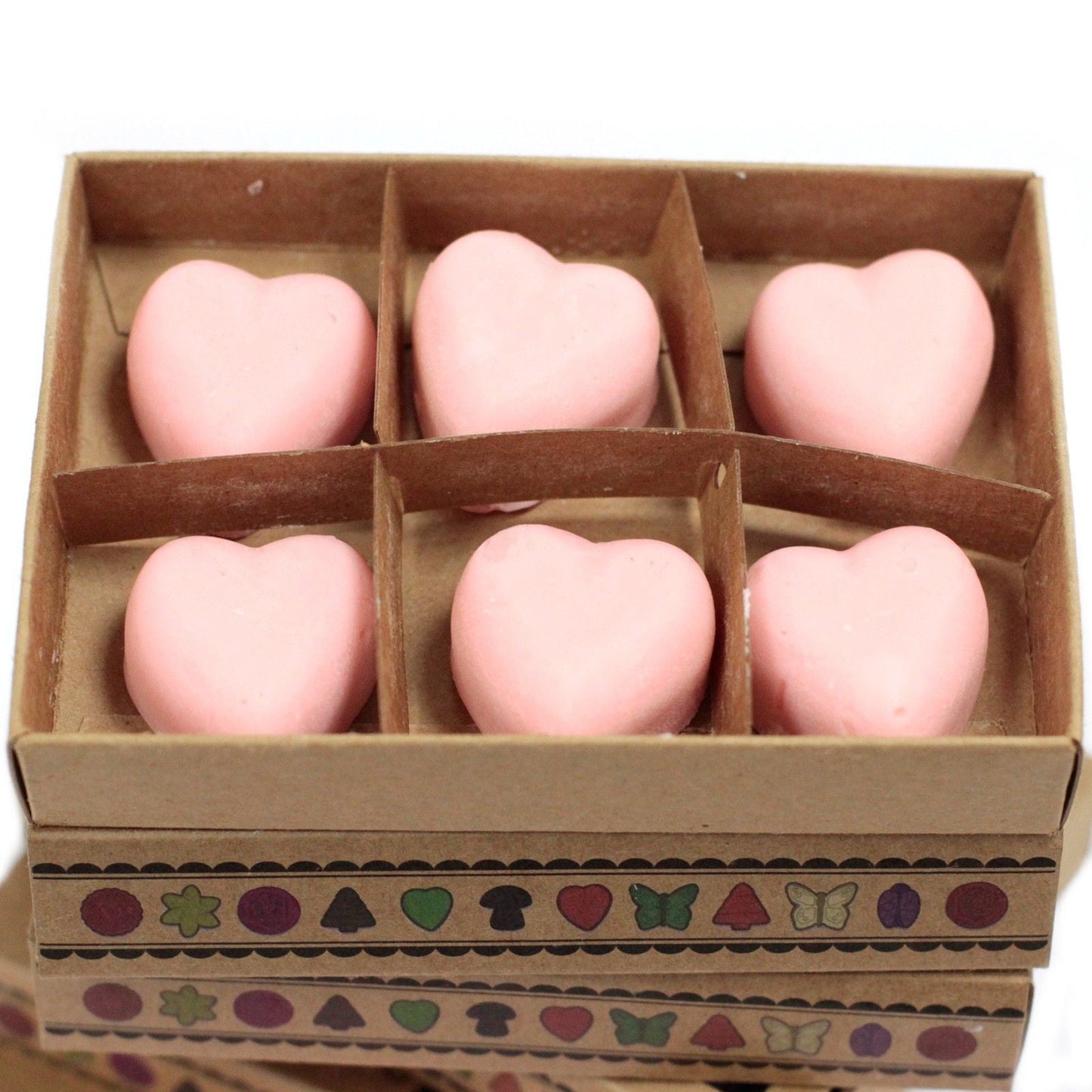 Alt Tag: Soy Blend Wax Melts Gift Set – Dragon's Blood with six pink heart-shaped wax melts in a gift box