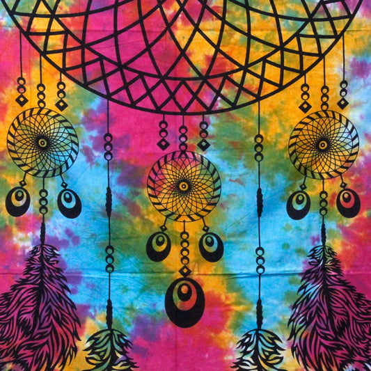 Alt Tag: Dreamchatcher Cotton Bedspread – 235x210 CM tie-dye bedspread with black dreamcatcher pattern, feathers and hanging charms