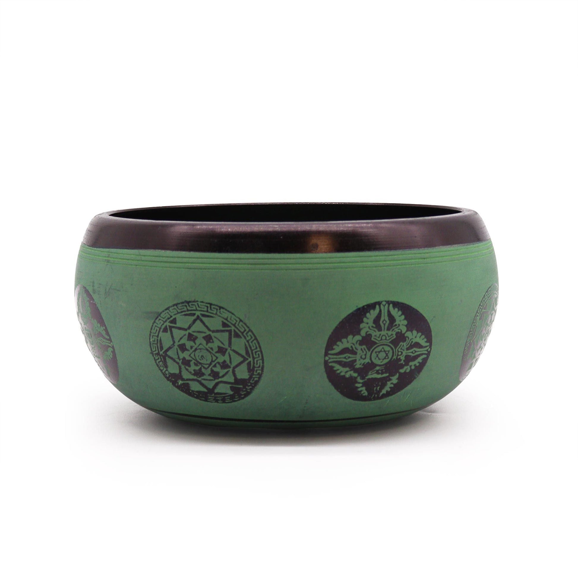 Earth Powder Singing Bowl – Mandala Buddha – 16 CM, grön tibetansk klangskål med mandaladesign och texturerad finish, framifrån