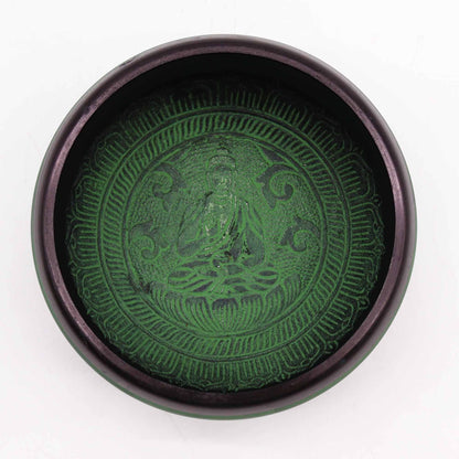 Alt Tag: Earth Powder Singing Bowl – Mandala Buddha – 16 CM med Mandala Buddha-design i grön pulverfinish, hantverk från Nepal