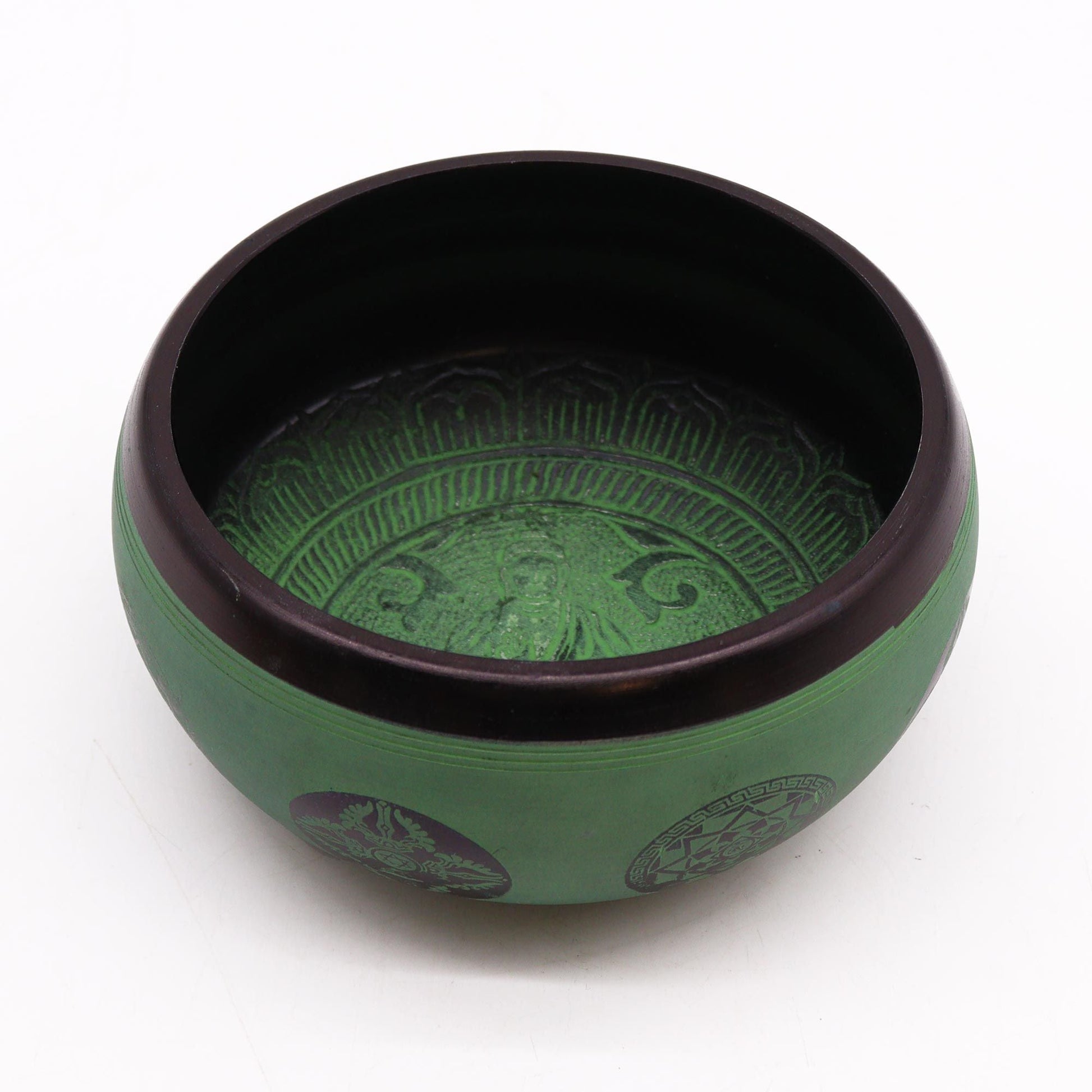 Alt Tag: Earth Powder Singing Bowl – Mandala Buddha – 16 CM, grön skål med mörk kant och mandala Buddha-design, handgjord i Nepal