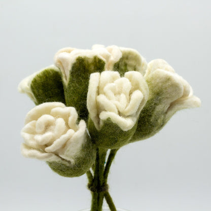 Alt Tag: Elegant Felt White Roses – Set of 6, 31x5 CM felt white rose bouquet with green stems