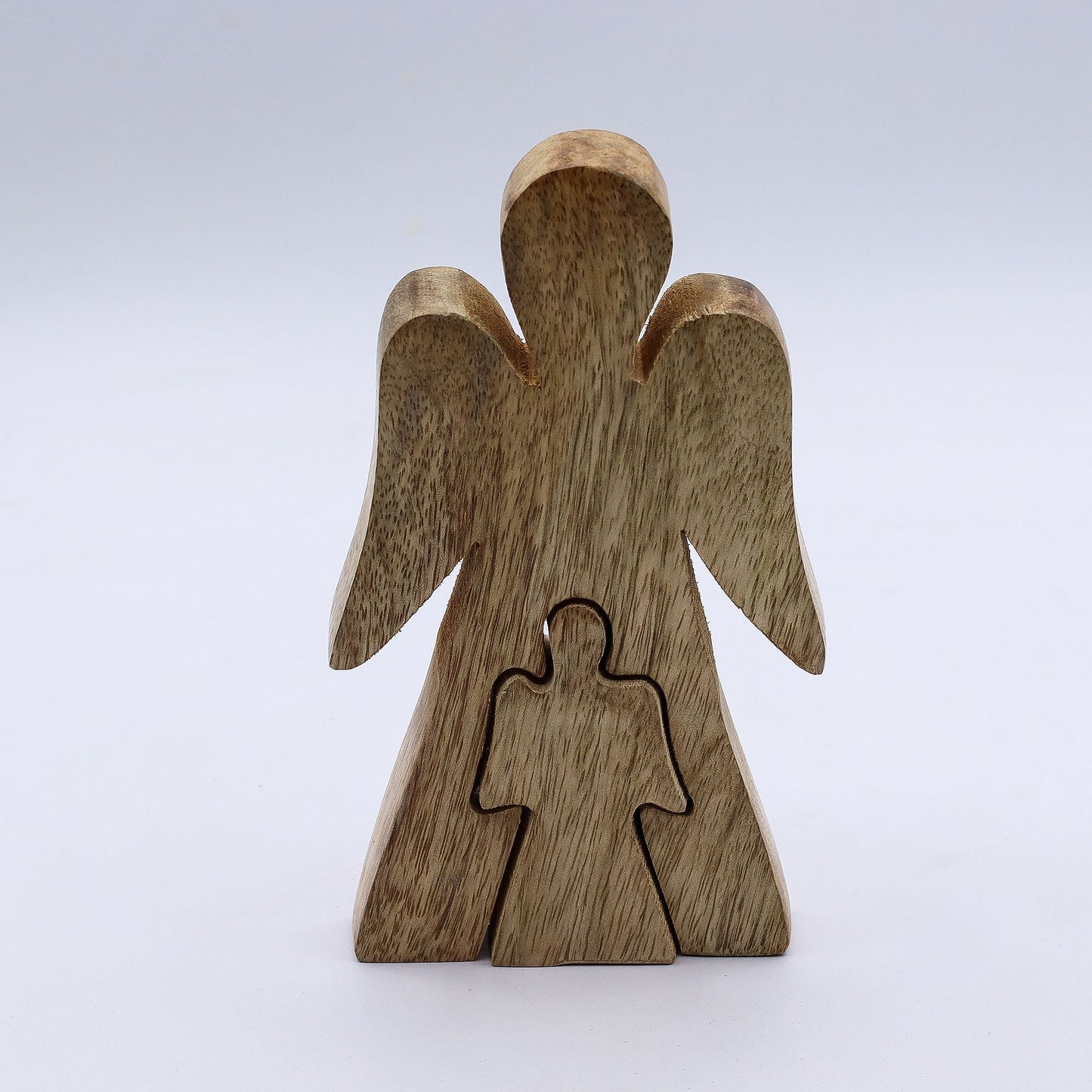 Figurita Angel Embrace – Madera de mango y esmalte Figurita de ángel de madera de mango de 15CM con silueta calada, decoración de 15cm