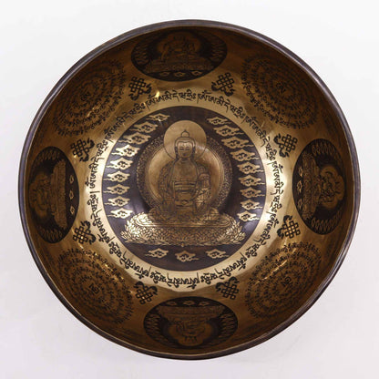 Gravierte tibetische Klangschale – 21CM Fünf Buddhas, Innenansicht mit Buddha-Gravuren und tibetischer Schrift, handgefertigt in Nepal