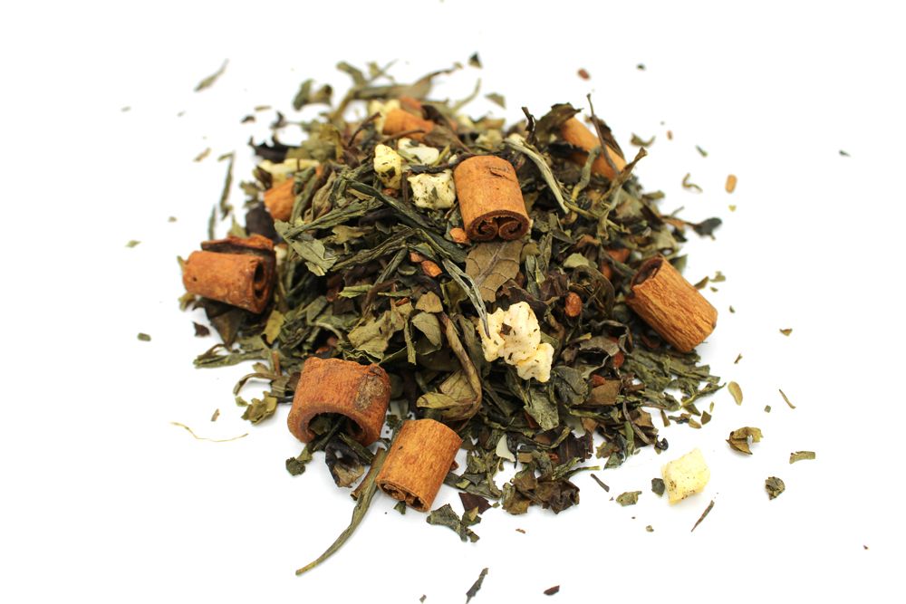 Alt-tag: Eternal Elixir White Tea Blend – 50 g blandning av vitt te och sencha med bitar av äpple och kanel i lösvikt