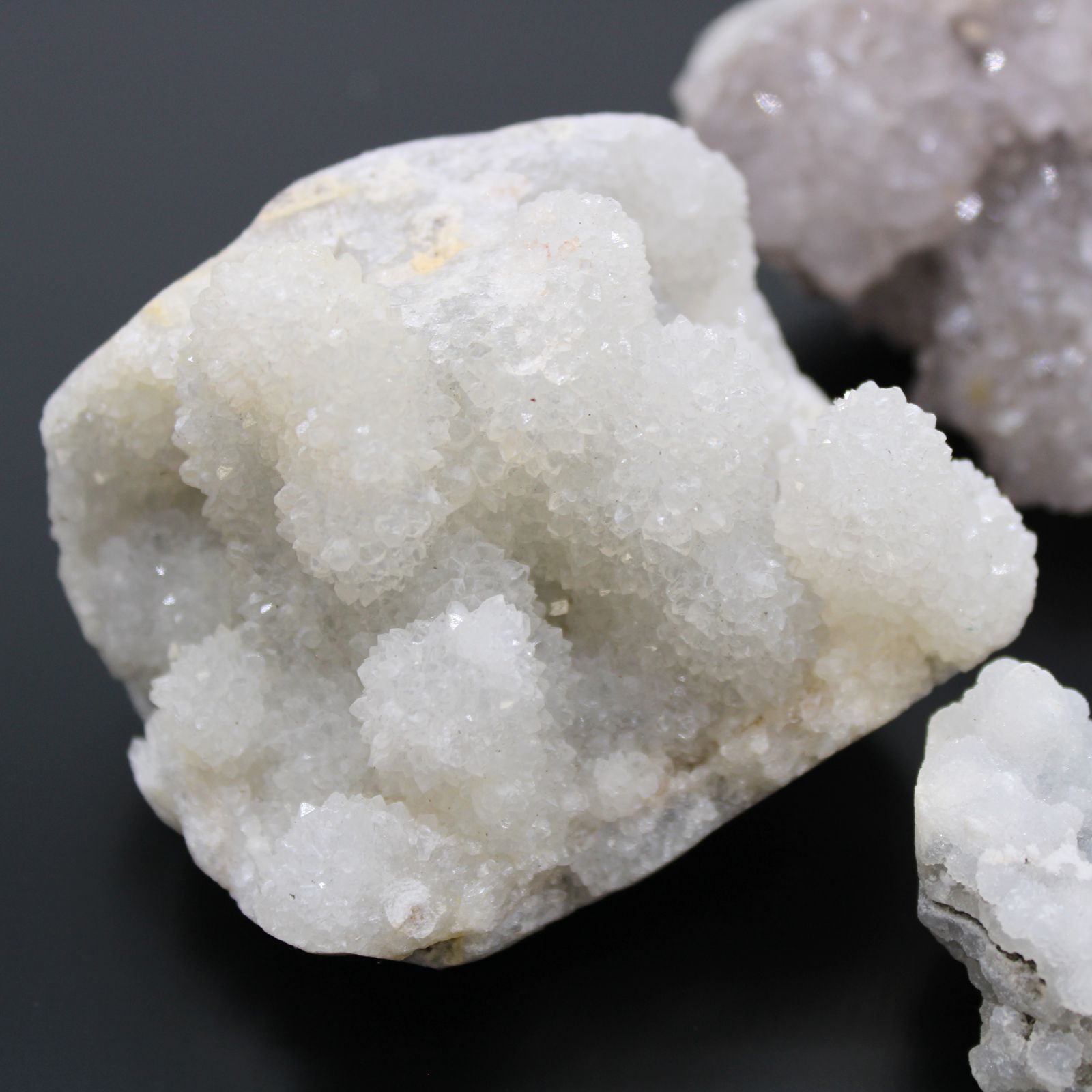 Alt Tag: Finger Quartz Specimens – 1KG Pack white druzy quartz mineral specimen cluster, natural crystal piece for collectors
