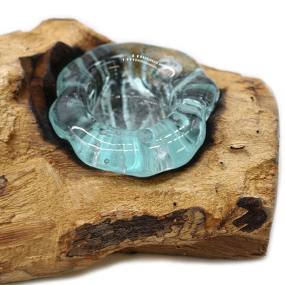 Gamal Wood Molten Glass trippel ljushållare – 45x15x7 CM, handblåst inlägg i återvunnet glas på hållbar Gamal-träbas