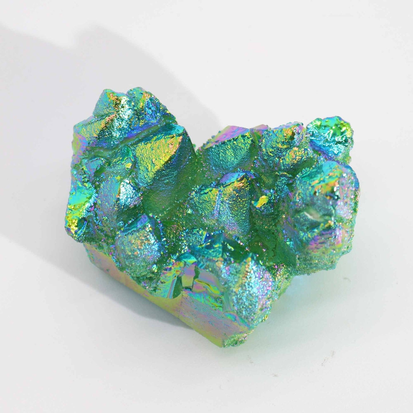Alt Tag: Gemstone Aura Green Flame Quartz – 100-150G, 7-10CM iridescent green quartz cluster with metallic rainbow sheen, medium decor piece