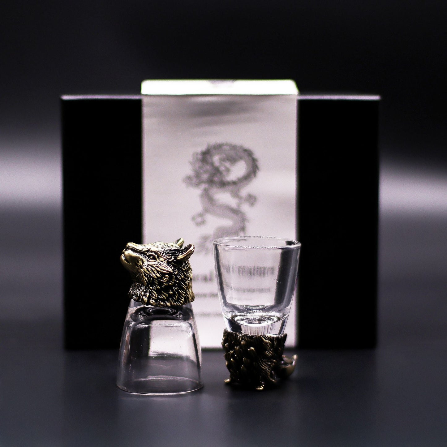 Presentset med 6 shotglas (50 ML) – Wild Forest Creatures – antik brons, shotglas med djurhållare i antik brons med skogsmotiv