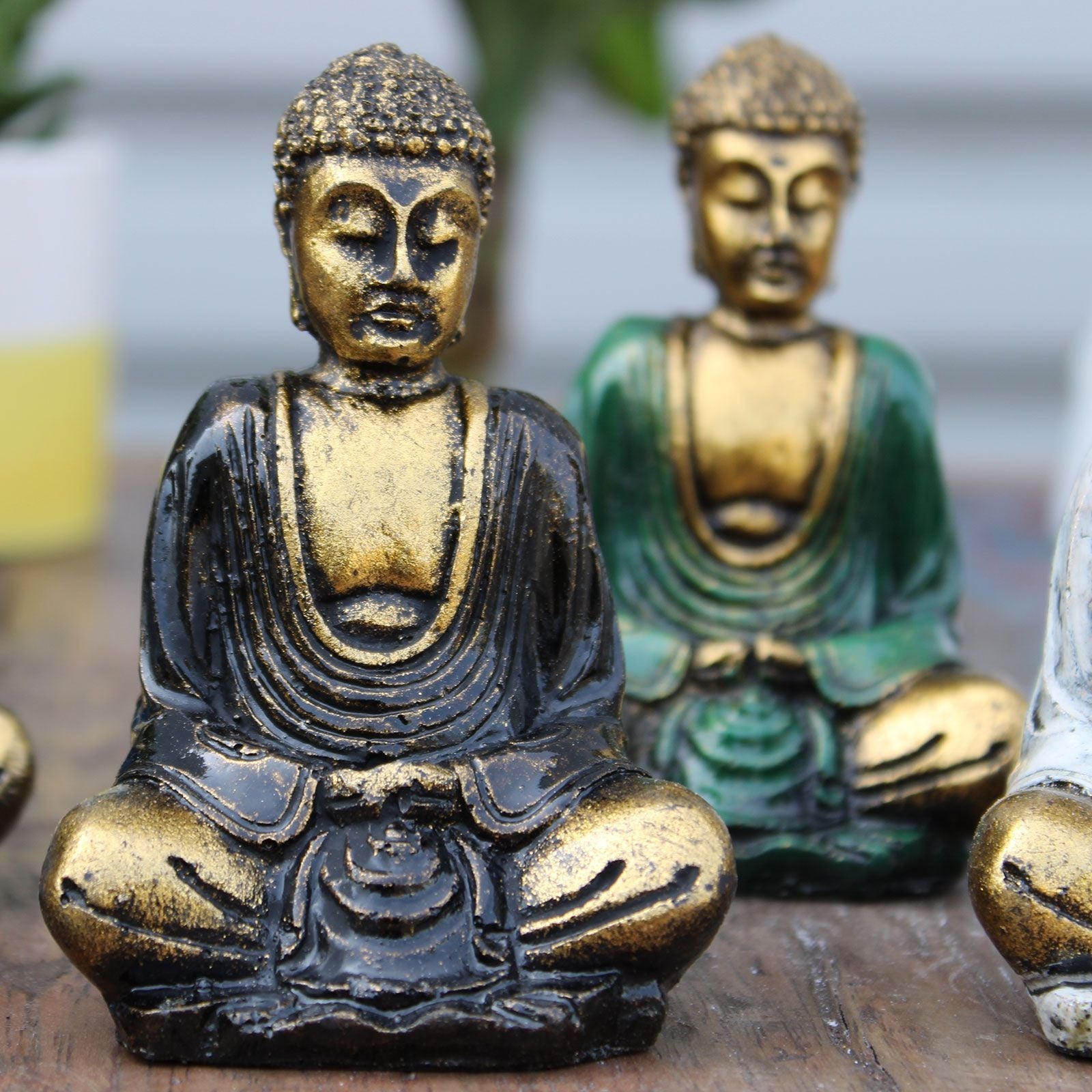 Alt Tag: Gold Resin Mini Buddha – Assorted Colours – 8x6x4 CM hand-painted gold resin Buddha figurines in assorted colours, seated decor