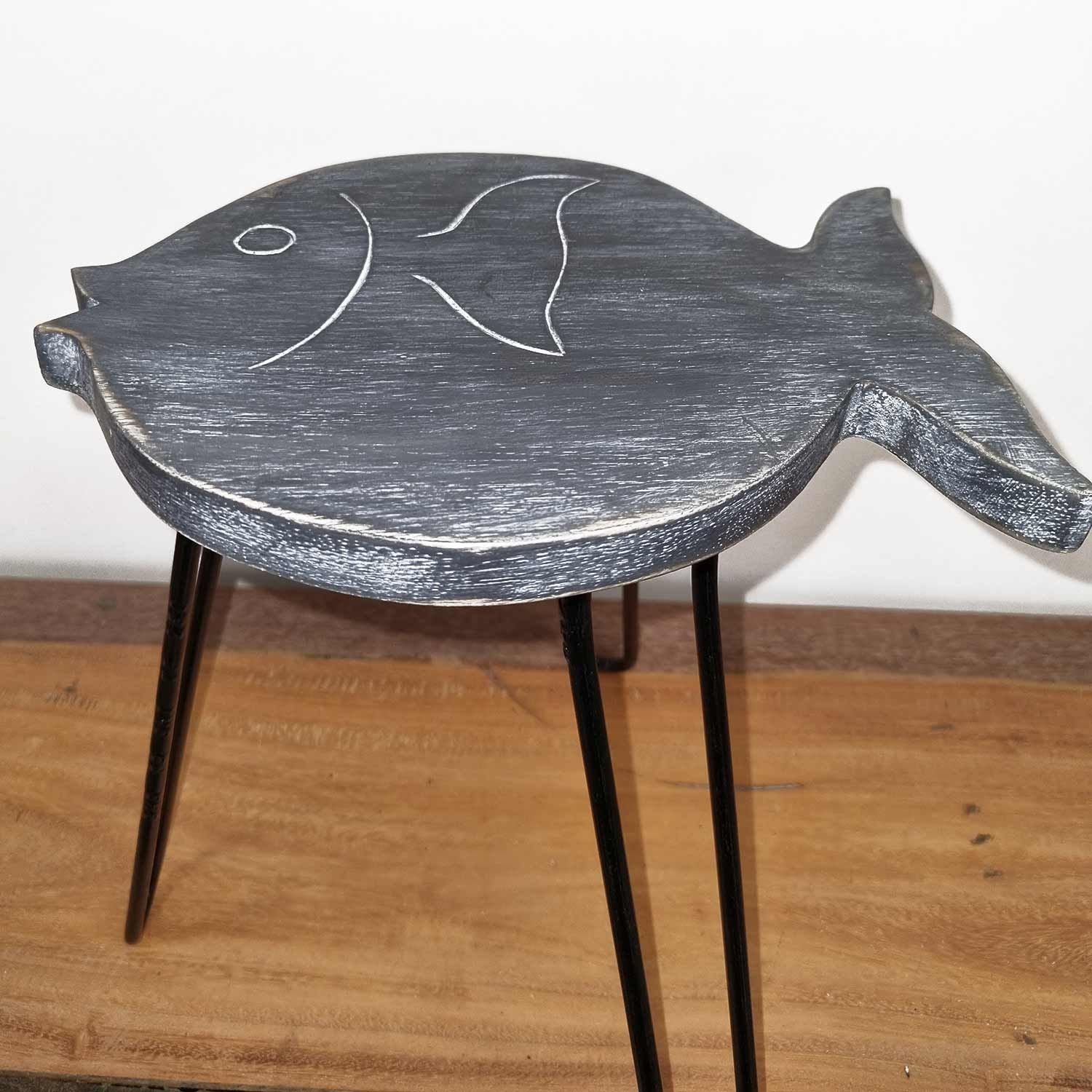 Greywash Albasia Wood Plant Stand – 37 CM fish-shaped greywash wooden stand with black metal legs, 26x19.5x37 cm