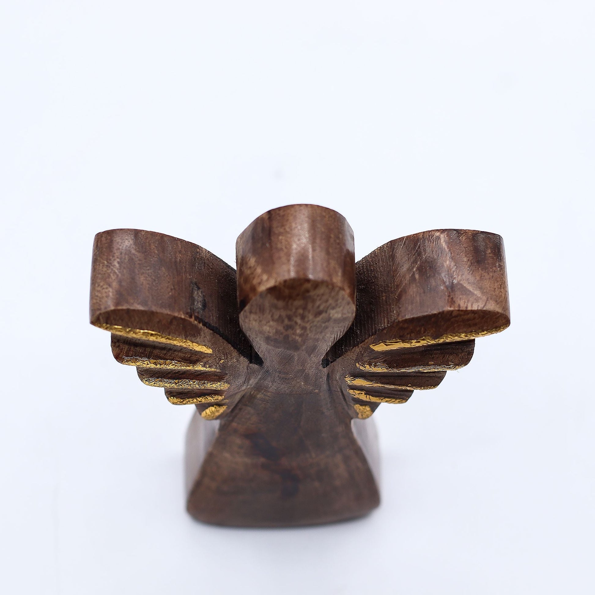 Ángel de madera de mango tallado a mano – decoración con alas doradas, figurita de ángel en madera de mango con alas pintadas en dorado, 10x2x12 cm