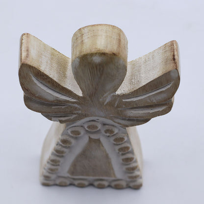 Alt Tag: Ángel de madera de mango tallado a mano – acabado whitewash, alas talladas y detalles texturizados, vista trasera, decoración de madera de mango