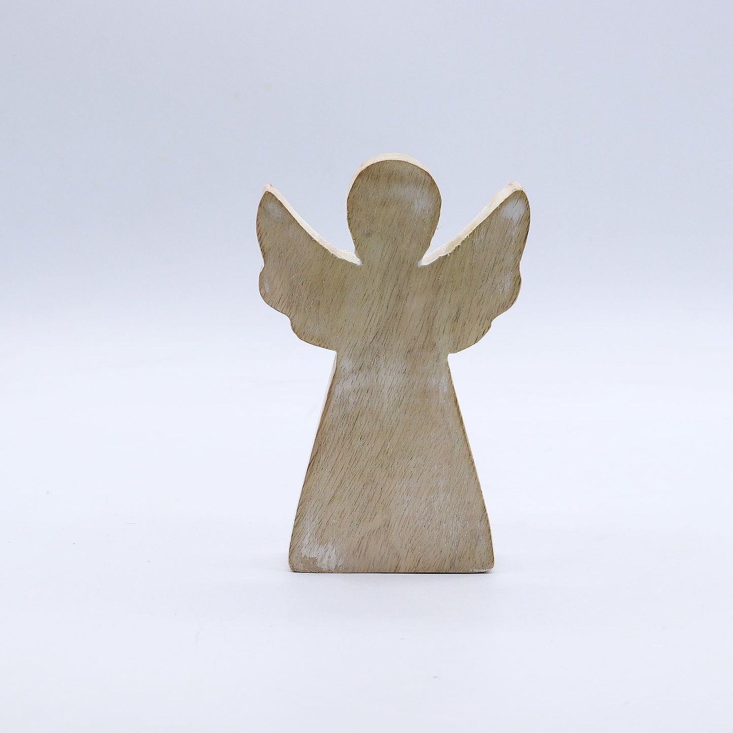 Alt Tag: Ángel de madera de mango tallado a mano – Acabado blanco envejecido, figura decorativa de ángel en madera de mango tallada a mano con acabado blanco envejecido