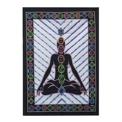 Handborstad väggkonst i bomull – Chakra Buddha-vävtapet med silhuett av en mediterande Buddha och sju chakrasymboler, färgstark bård