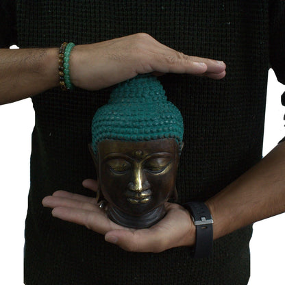 Cabeza de Buda artesanal de latón – 15x7x6 CM sostenida en manos, estatua de cabeza de Buda de latón con parte superior turquesa texturizada
