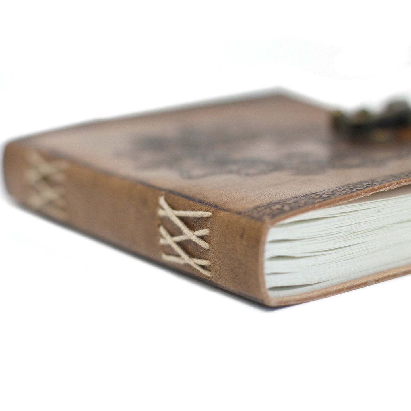 Cuaderno artesanal de piel Greenman – 200 páginas, 20x15 CM con cubierta de piel marrón, lomo cosido a mano y bordes de página visibles