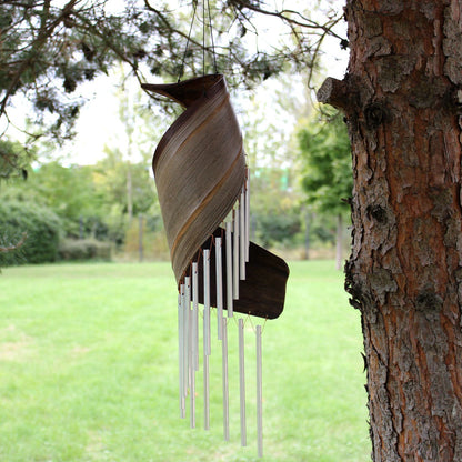 Handmade Coconut Leaf Wind Chimes – 50x13 CM colgando en árbol, hojas de coco y tubos metálicos, decoración exterior
